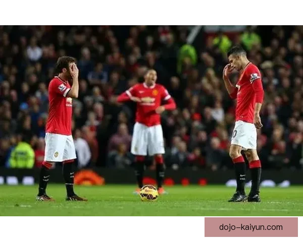 马塔在曼联的表现稳健，持续为球队贡献关键助攻与进球。