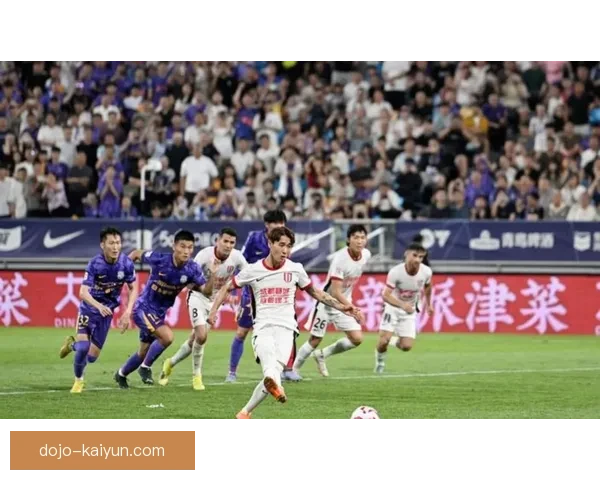 中超积分速报：各队表现稳健，争冠形势愈发紧张