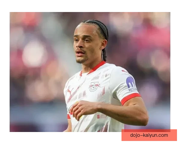 哈维·西蒙斯助攻状态回暖 未来比赛备受关注 哈维·西蒙斯助攻状态回暖 未来比赛备受关注