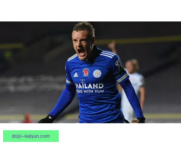 伊萨克比赛风格总结分析，展现其在进攻与防守中的独特优势与技巧。